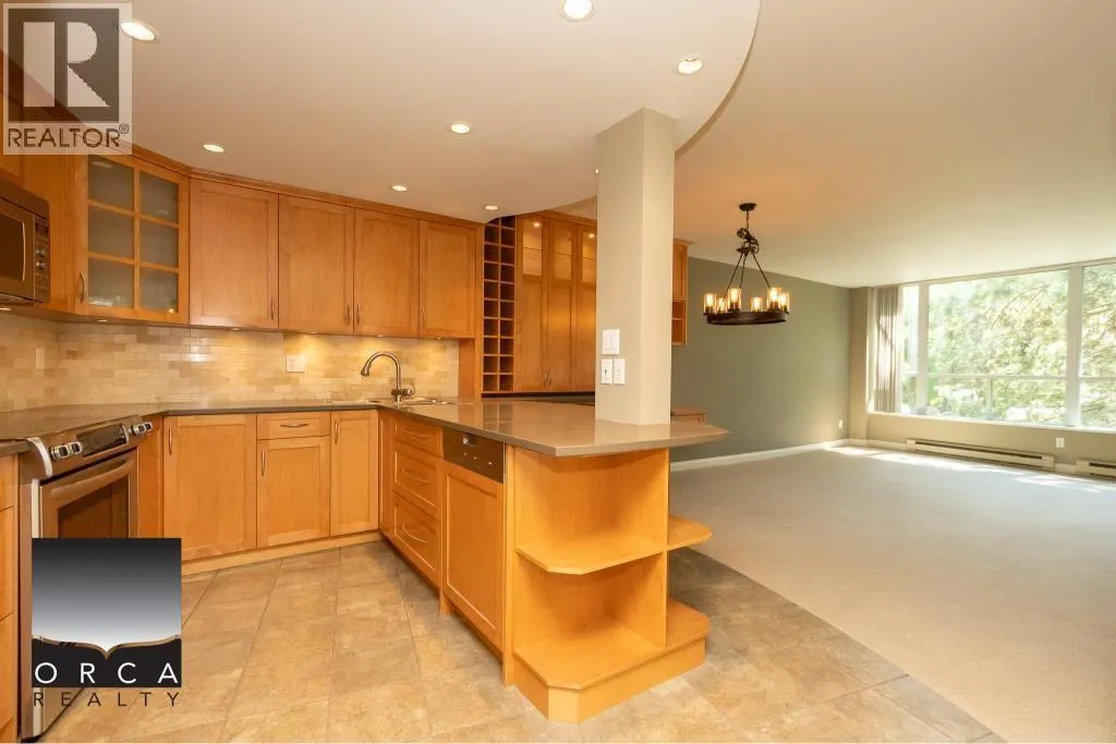 201 995 ROCHE POINT DRIVE