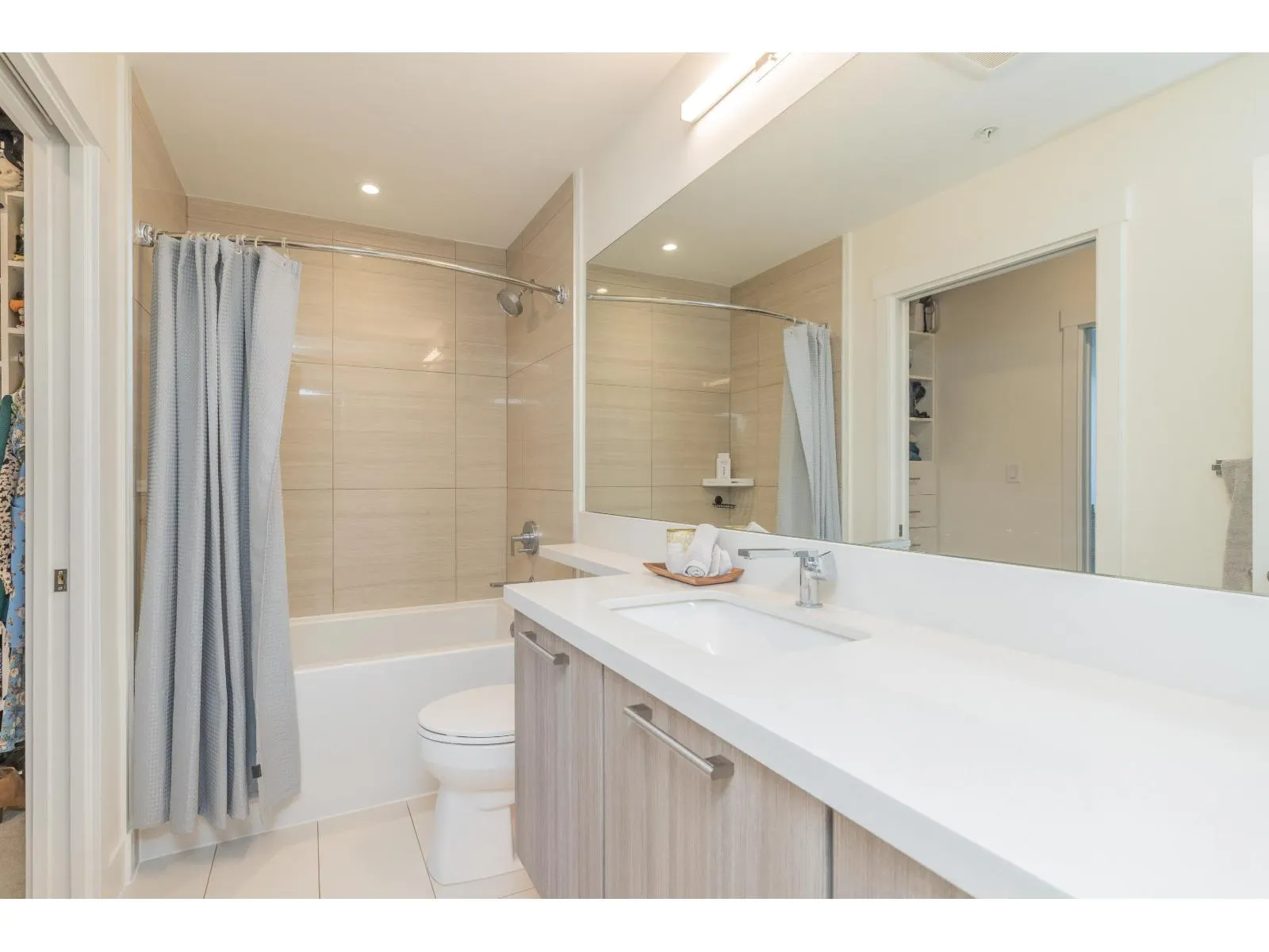 312 14022 NORTH BLUFF ROAD