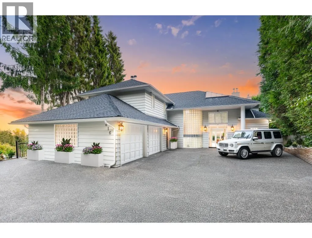 816 ANDERSON CRESCENT