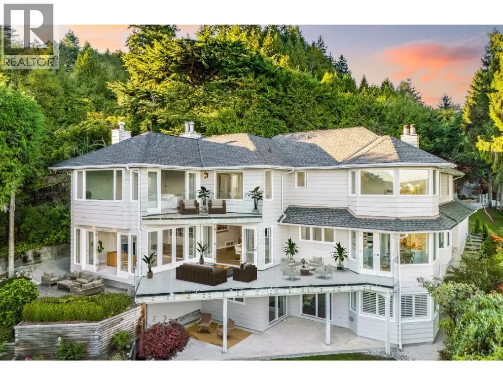 816 ANDERSON CRESCENT