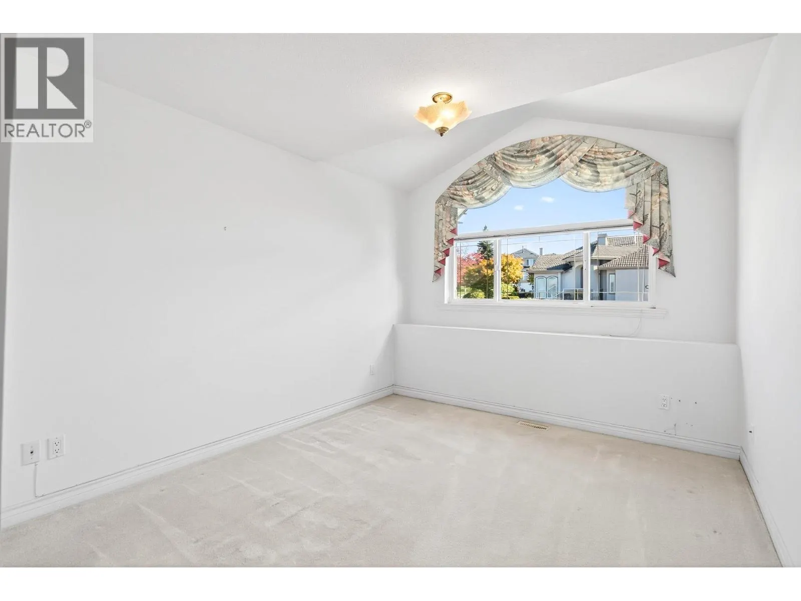 2643 FORTRESS DRIVE