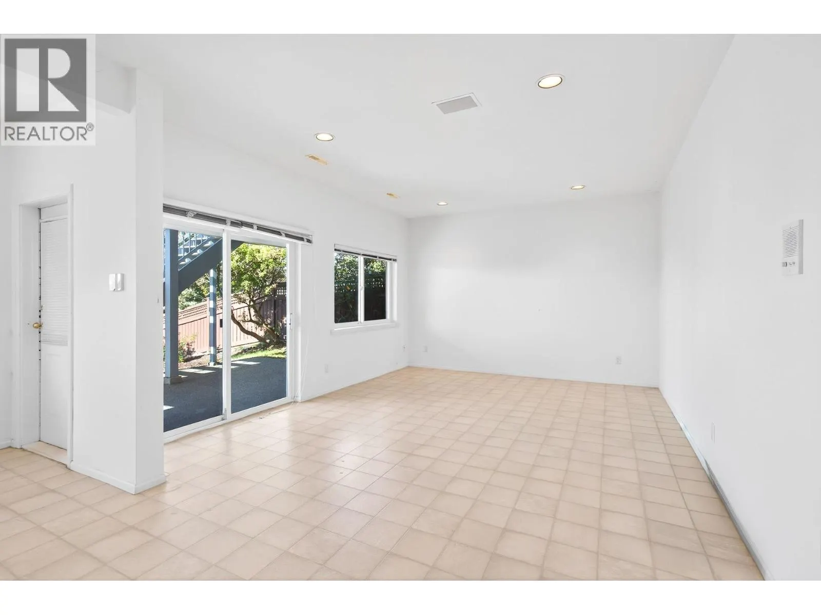 2643 FORTRESS DRIVE