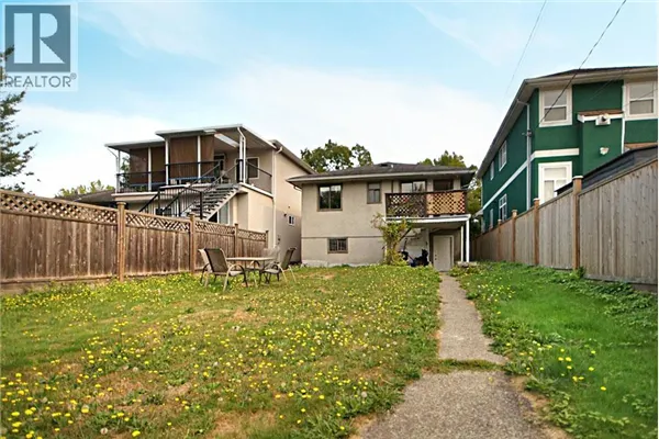 Main 3445 NANAIMO STREET