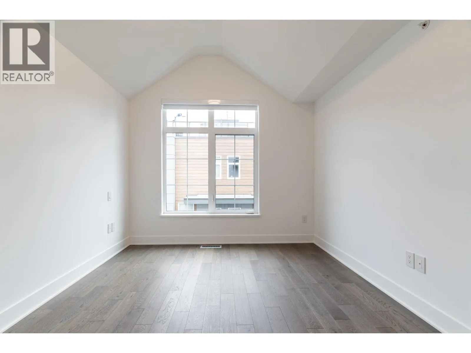 125 2070 CURLING ROAD