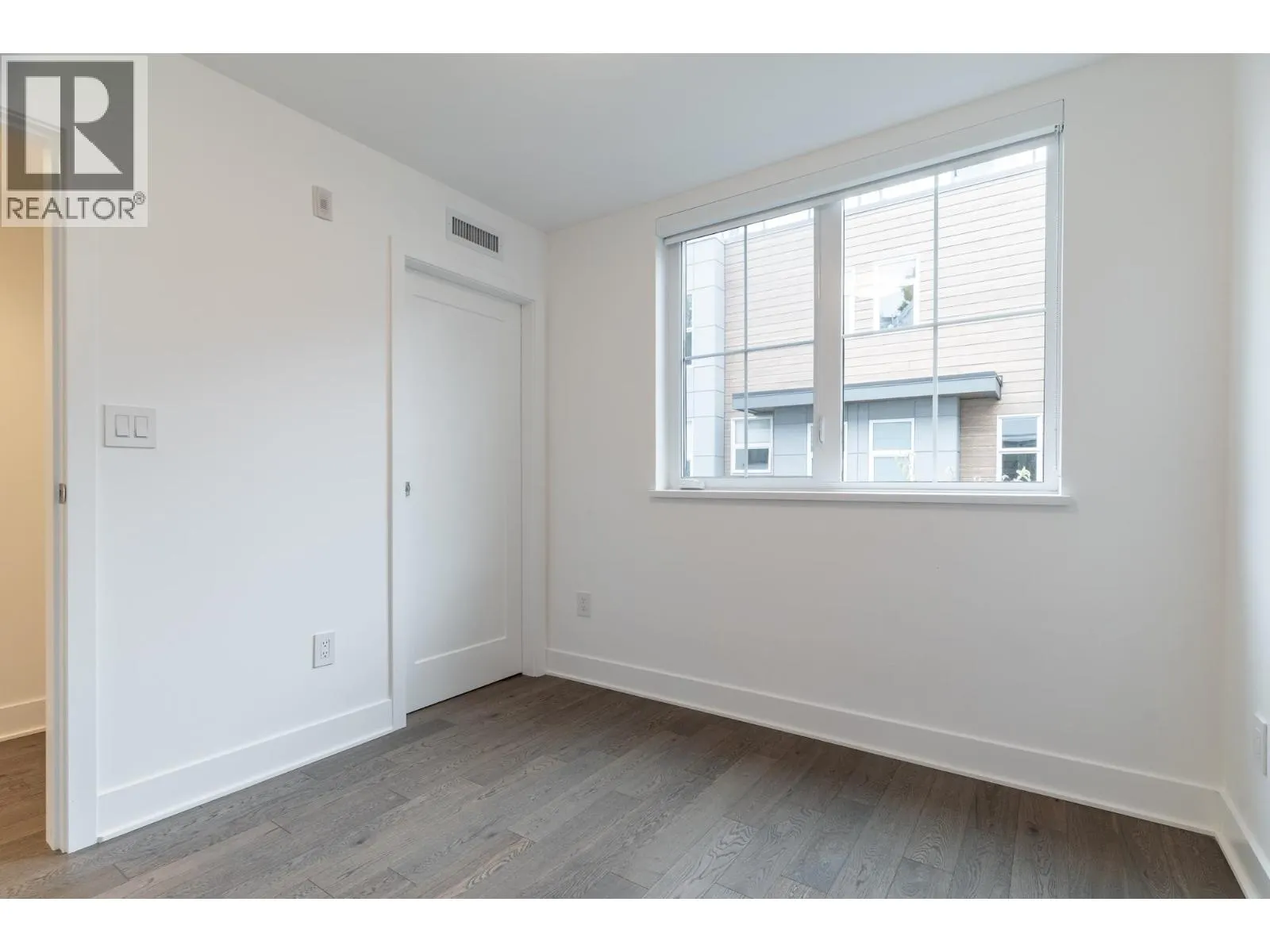 125 2070 CURLING ROAD