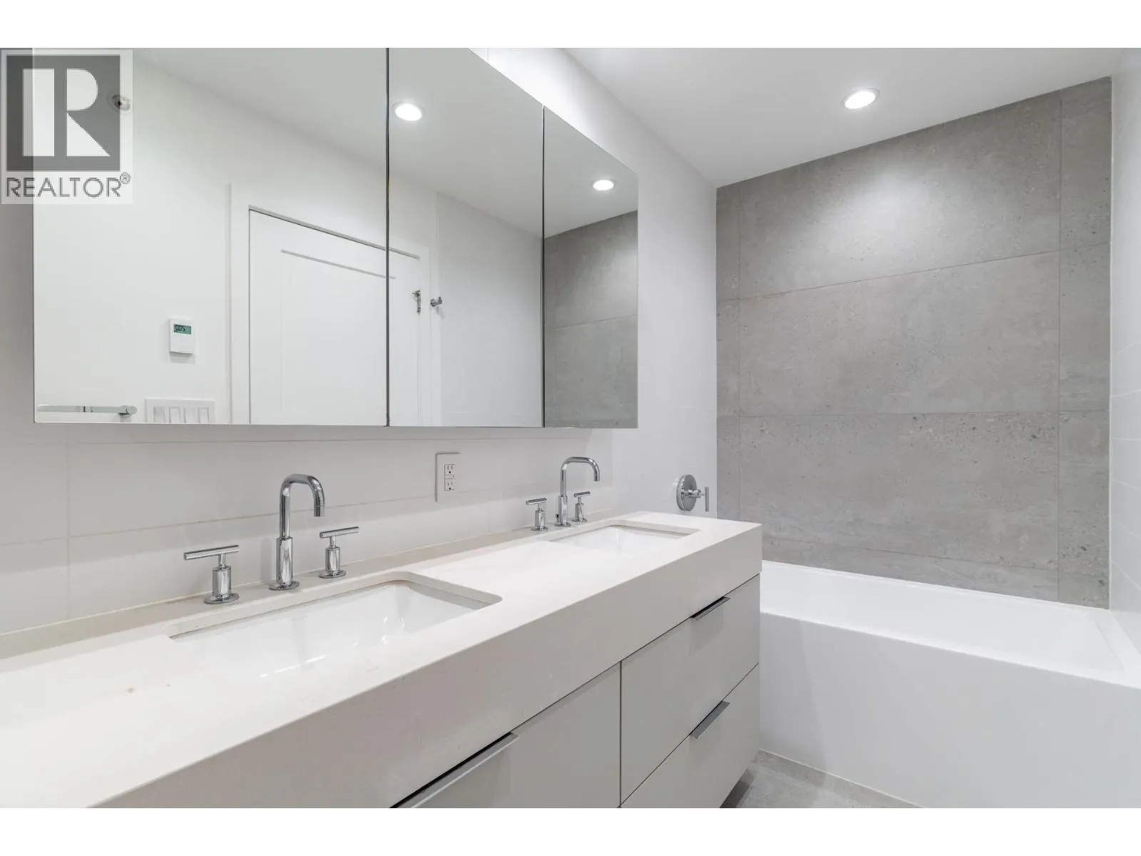 125 2070 CURLING ROAD