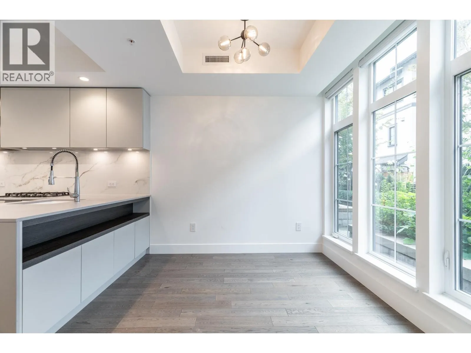 125 2070 CURLING ROAD