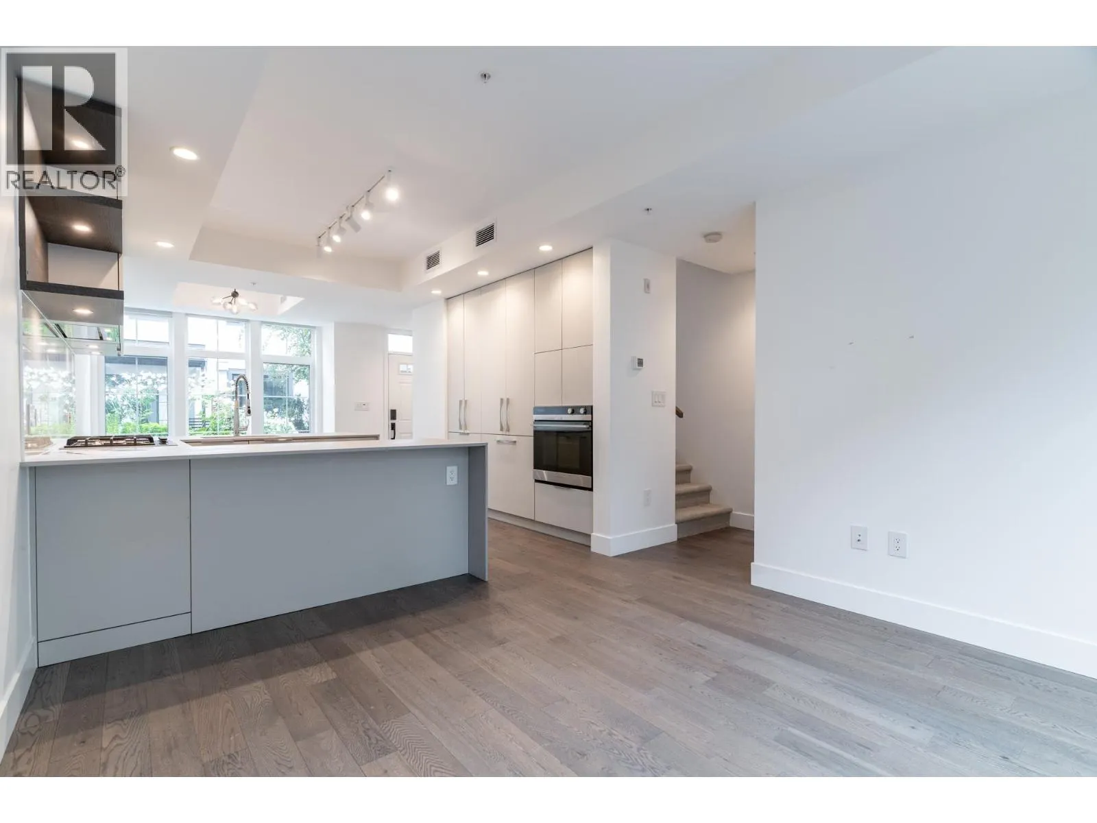 125 2070 CURLING ROAD