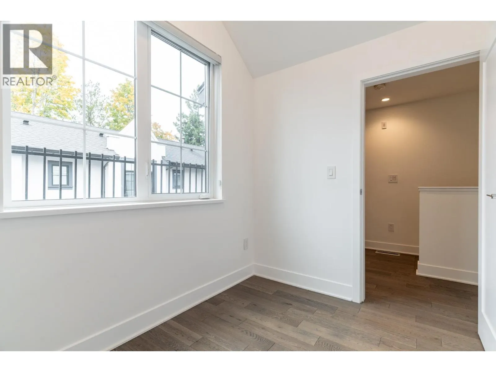 125 2070 CURLING ROAD