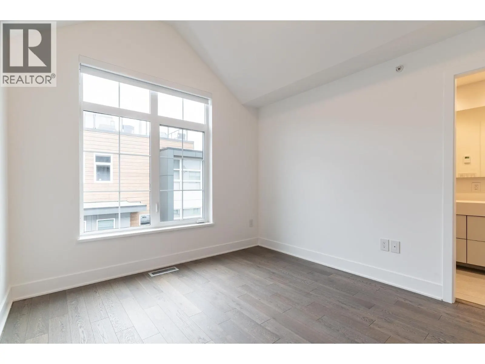 125 2070 CURLING ROAD