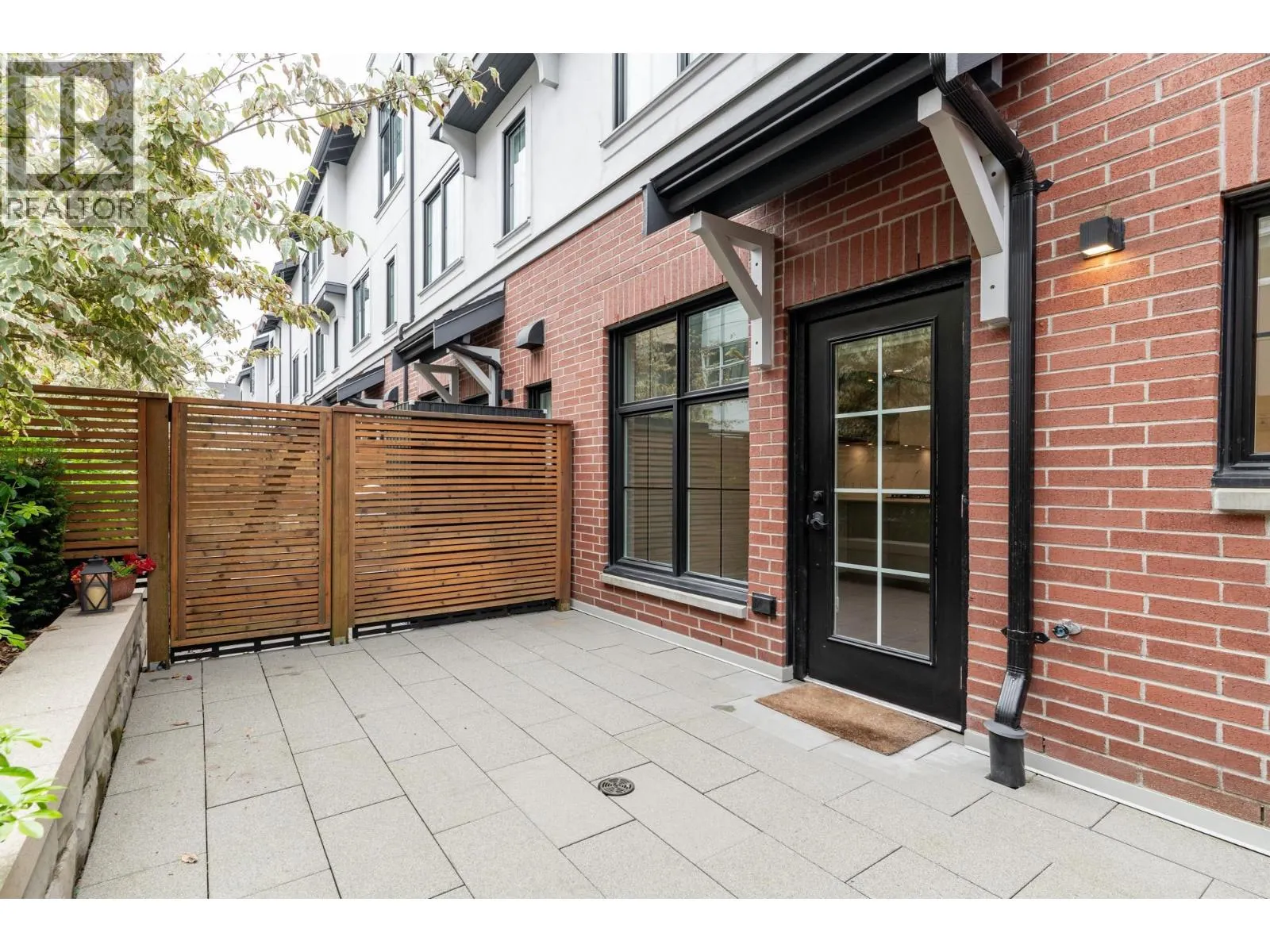125 2070 CURLING ROAD