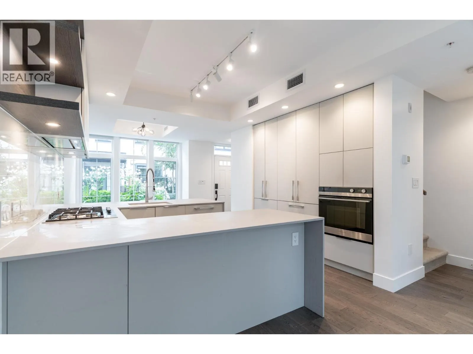 125 2070 CURLING ROAD