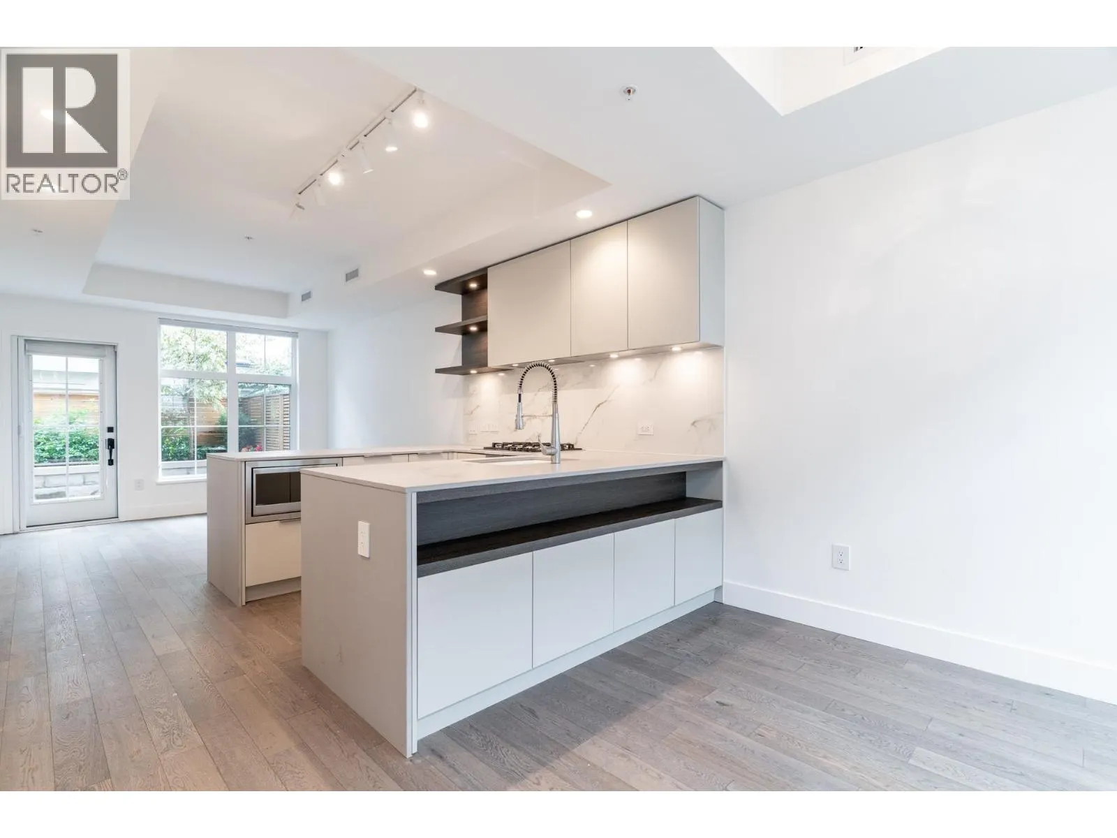 125 2070 CURLING ROAD