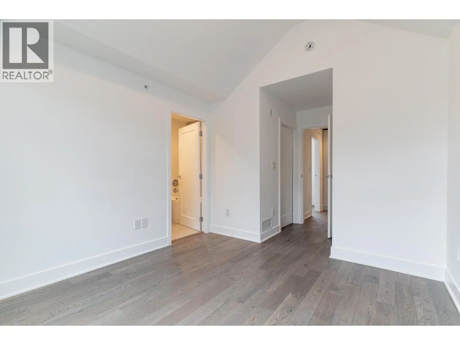 125 2070 CURLING ROAD