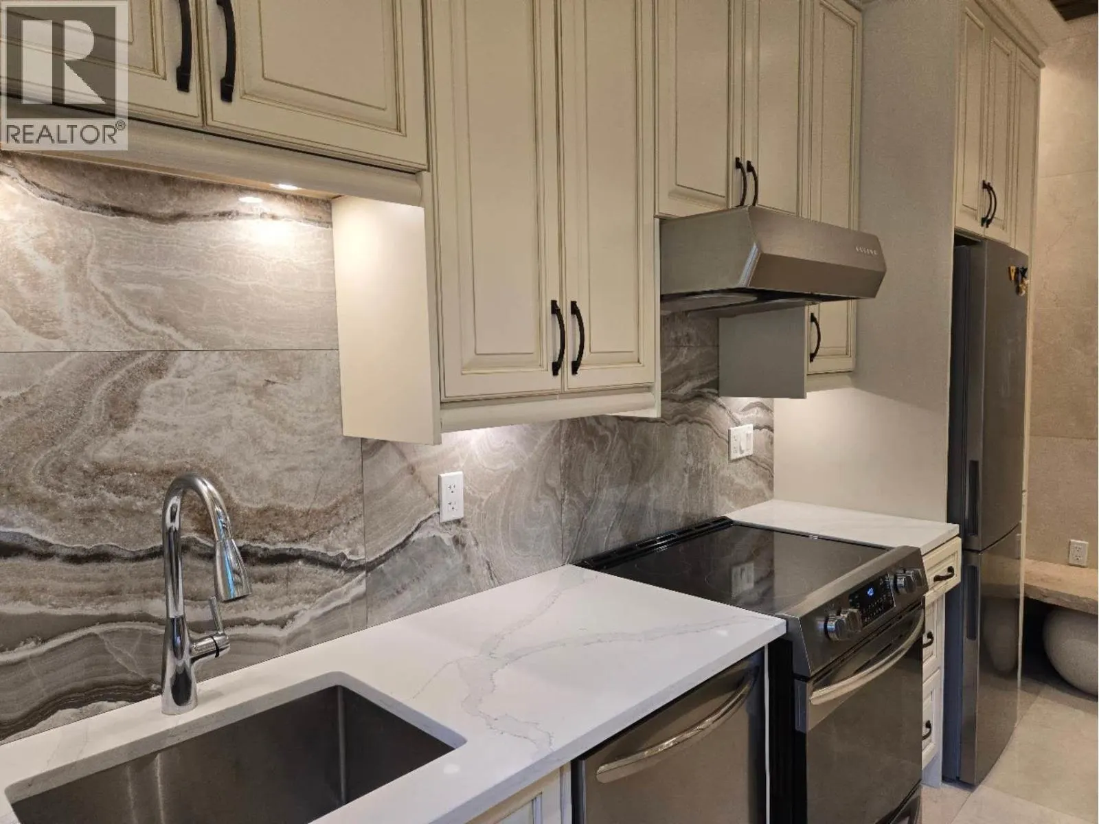 Ground Floor-34XX LAMOND AVENUE