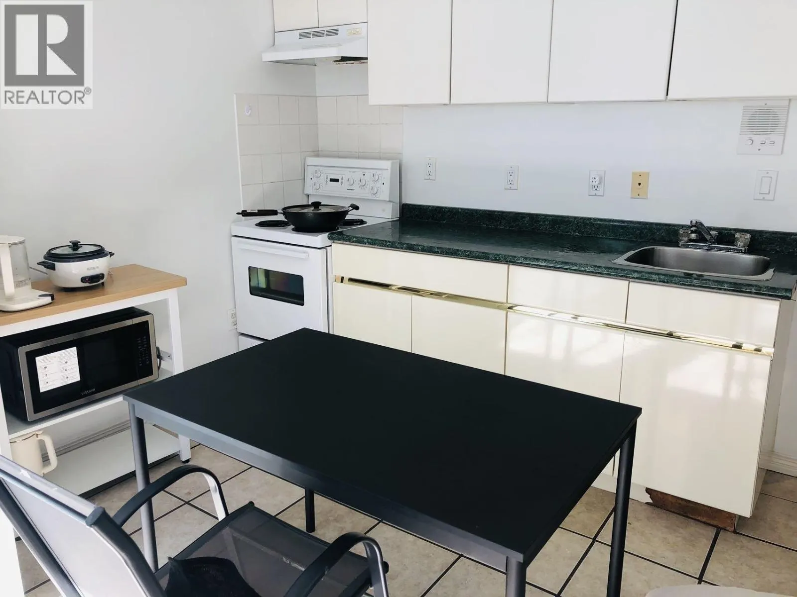 Basement-38XX W 10TH AVENUE