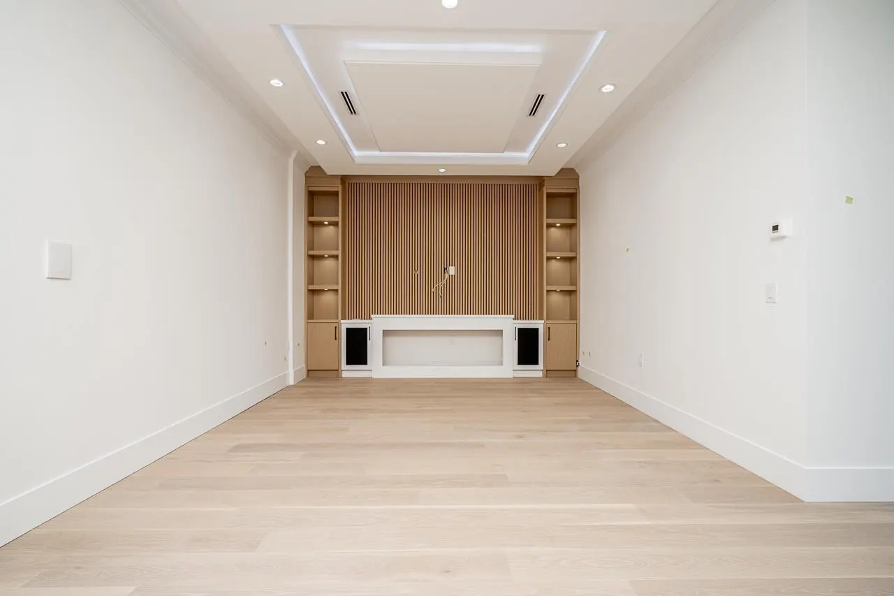 Main Floor-19XX 168TH STREET