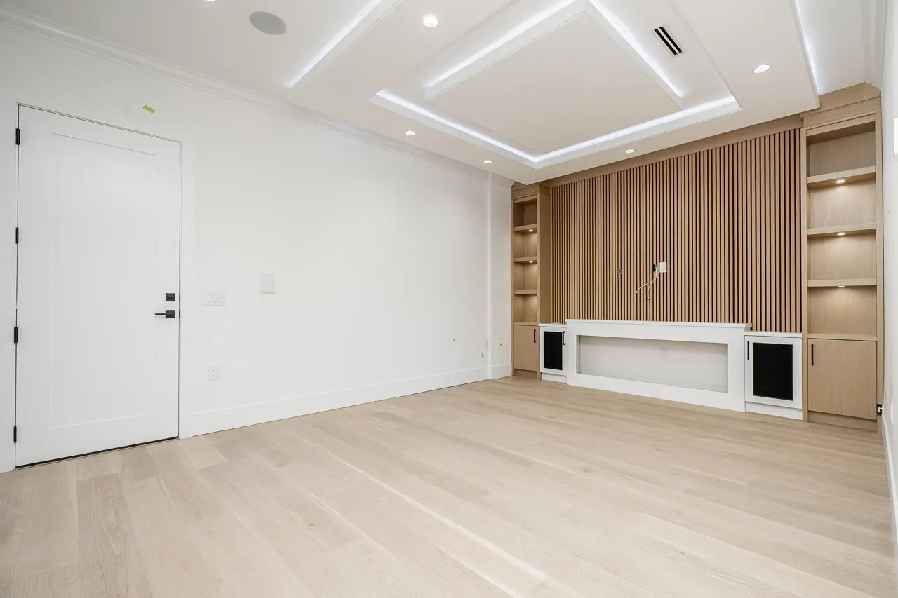 Main Floor-19XX 168TH STREET