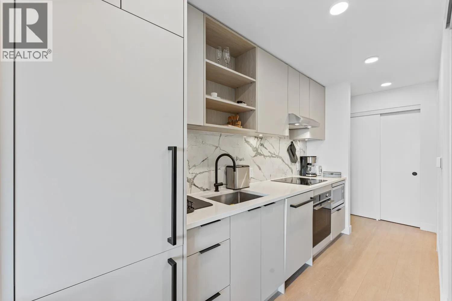 45X 422 E 3RD STREET