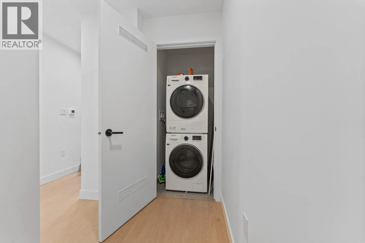 45X 422 E 3RD STREET