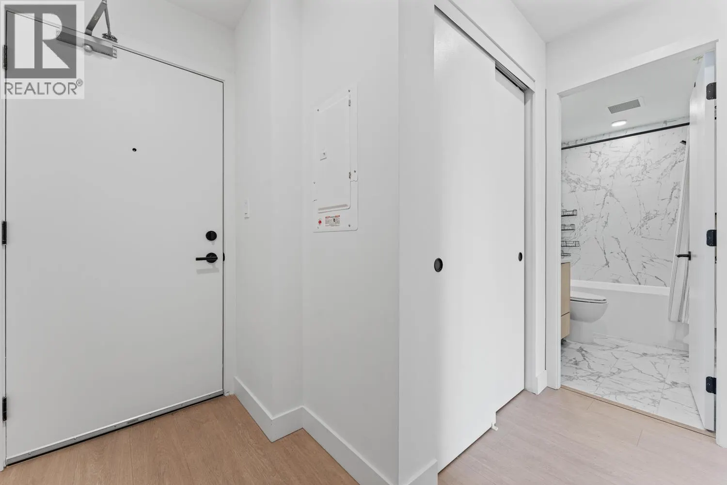 45X 422 E 3RD STREET