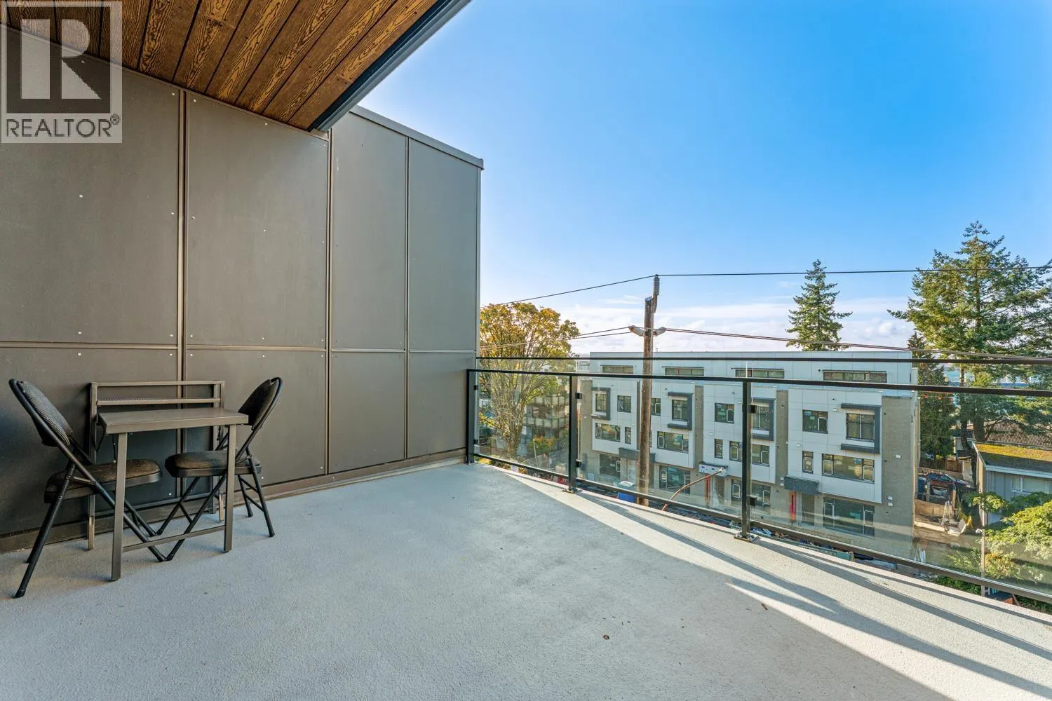 45X 422 E 3RD STREET