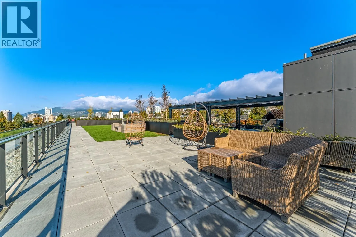 45X 422 E 3RD STREET