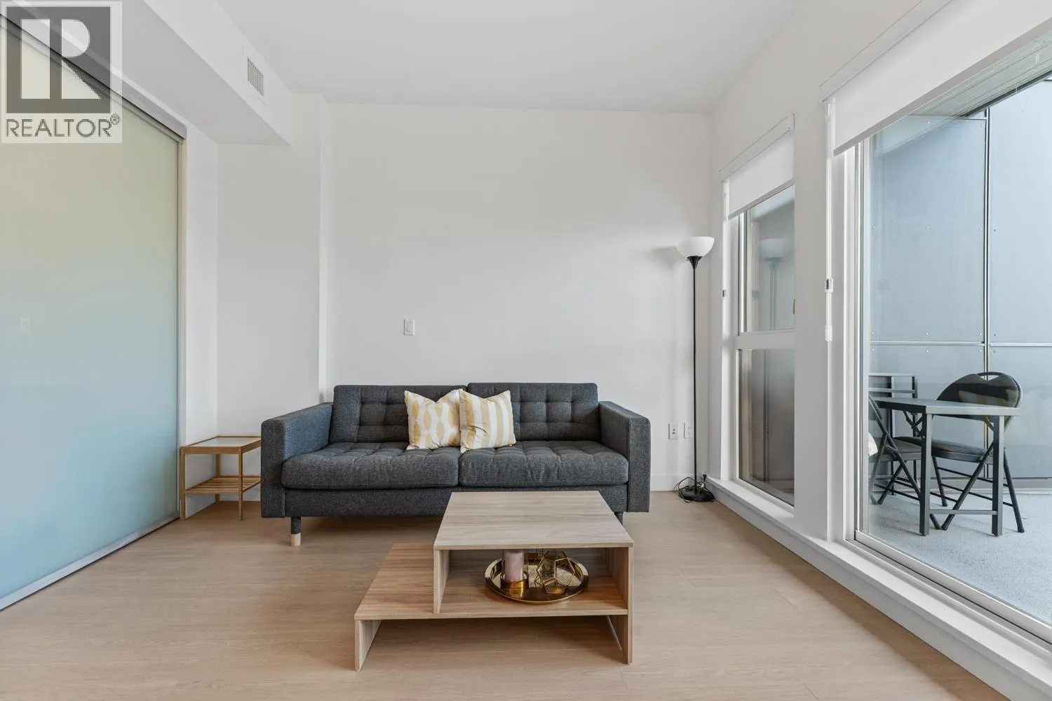 45X 422 E 3RD STREET