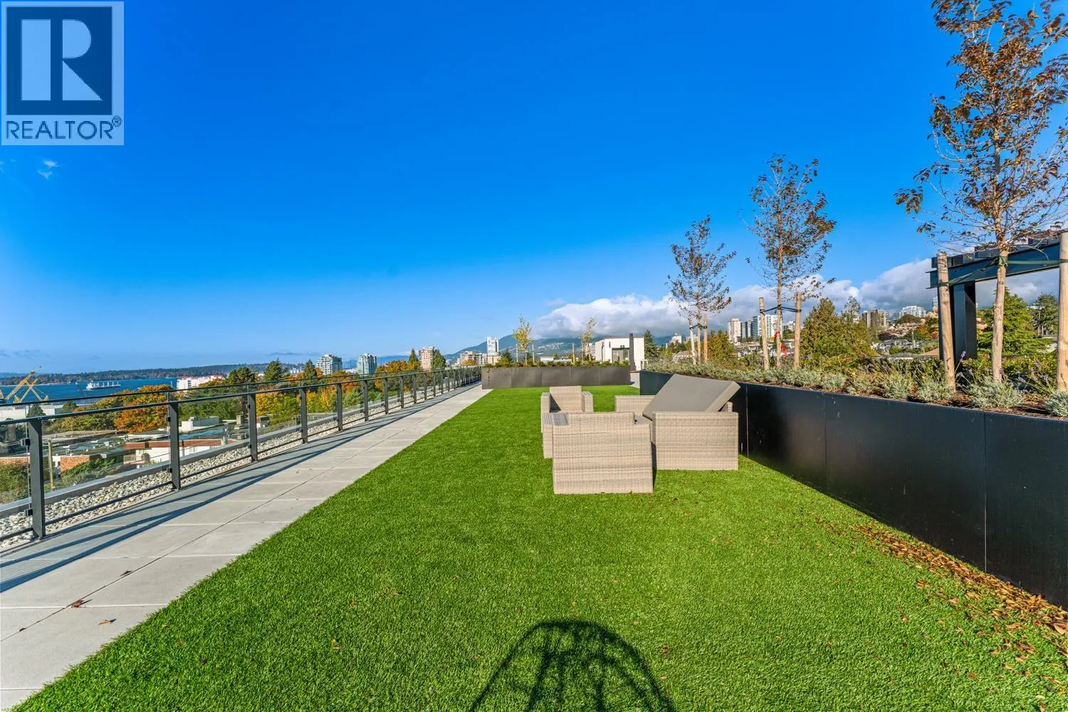 45X 422 E 3RD STREET