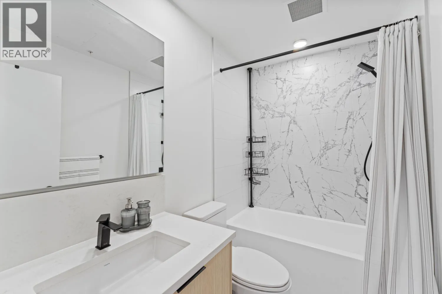 45X 422 E 3RD STREET