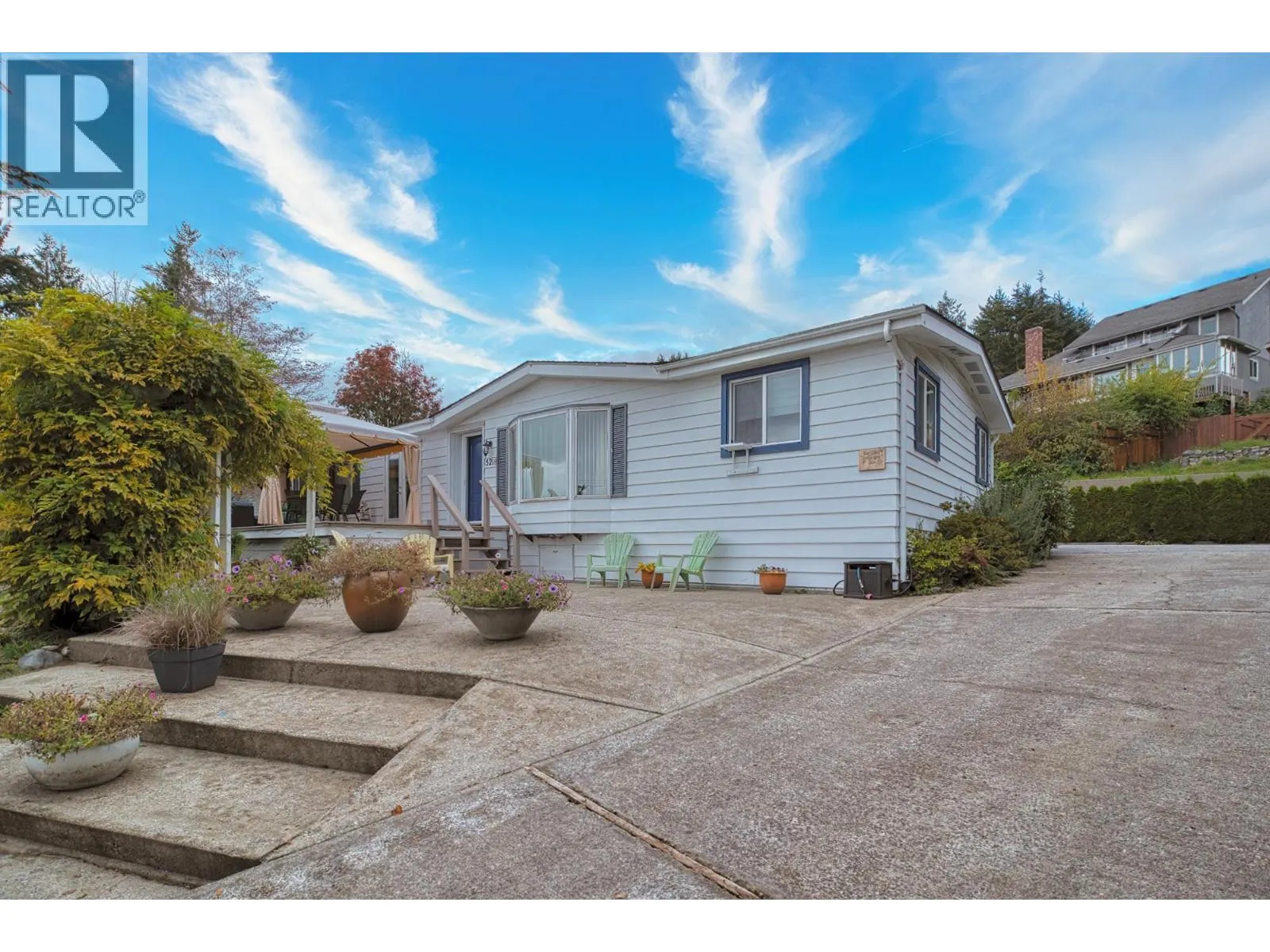 5218 SUNSHINE COAST HIGHWAY