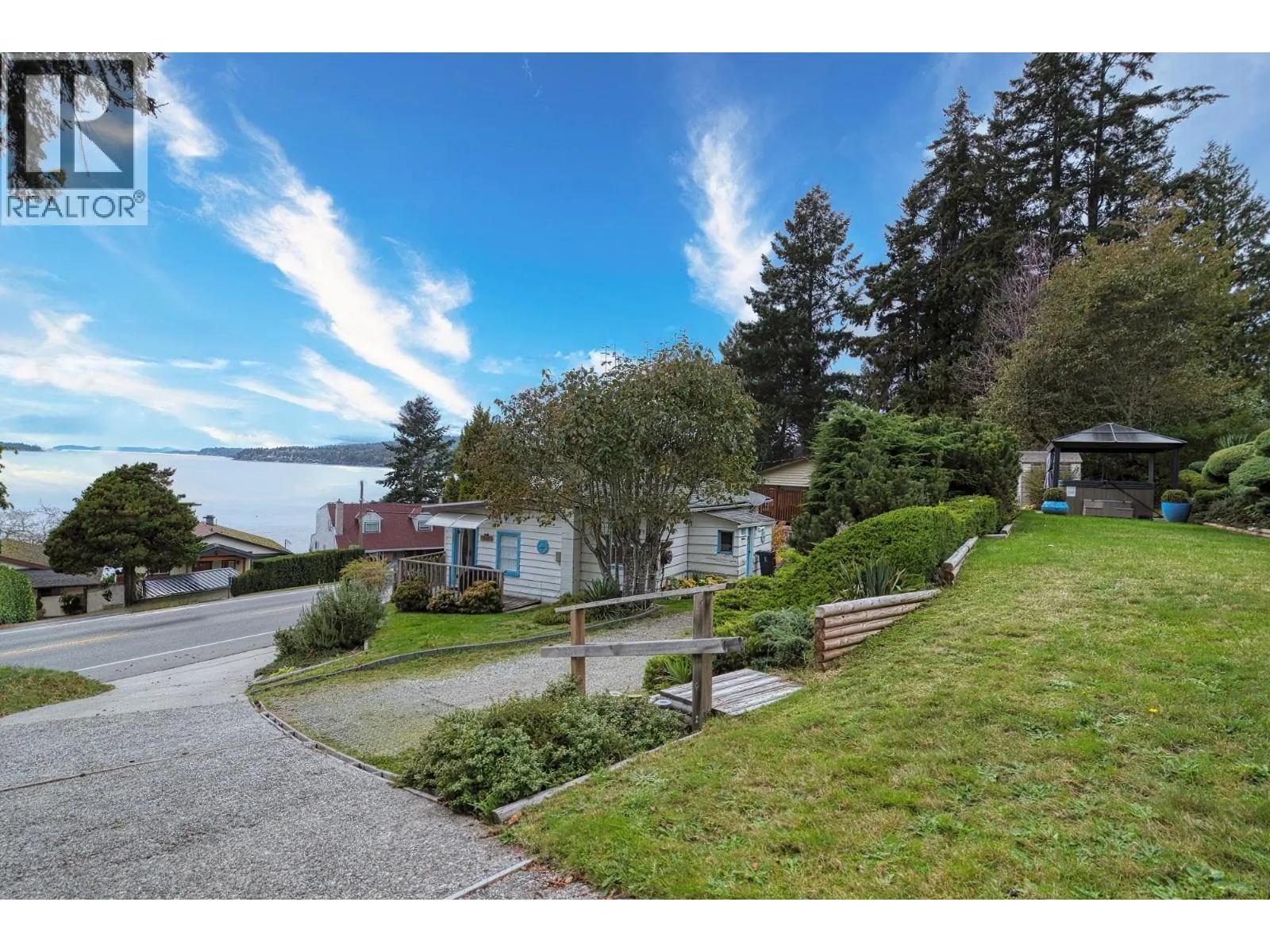 5218 SUNSHINE COAST HIGHWAY