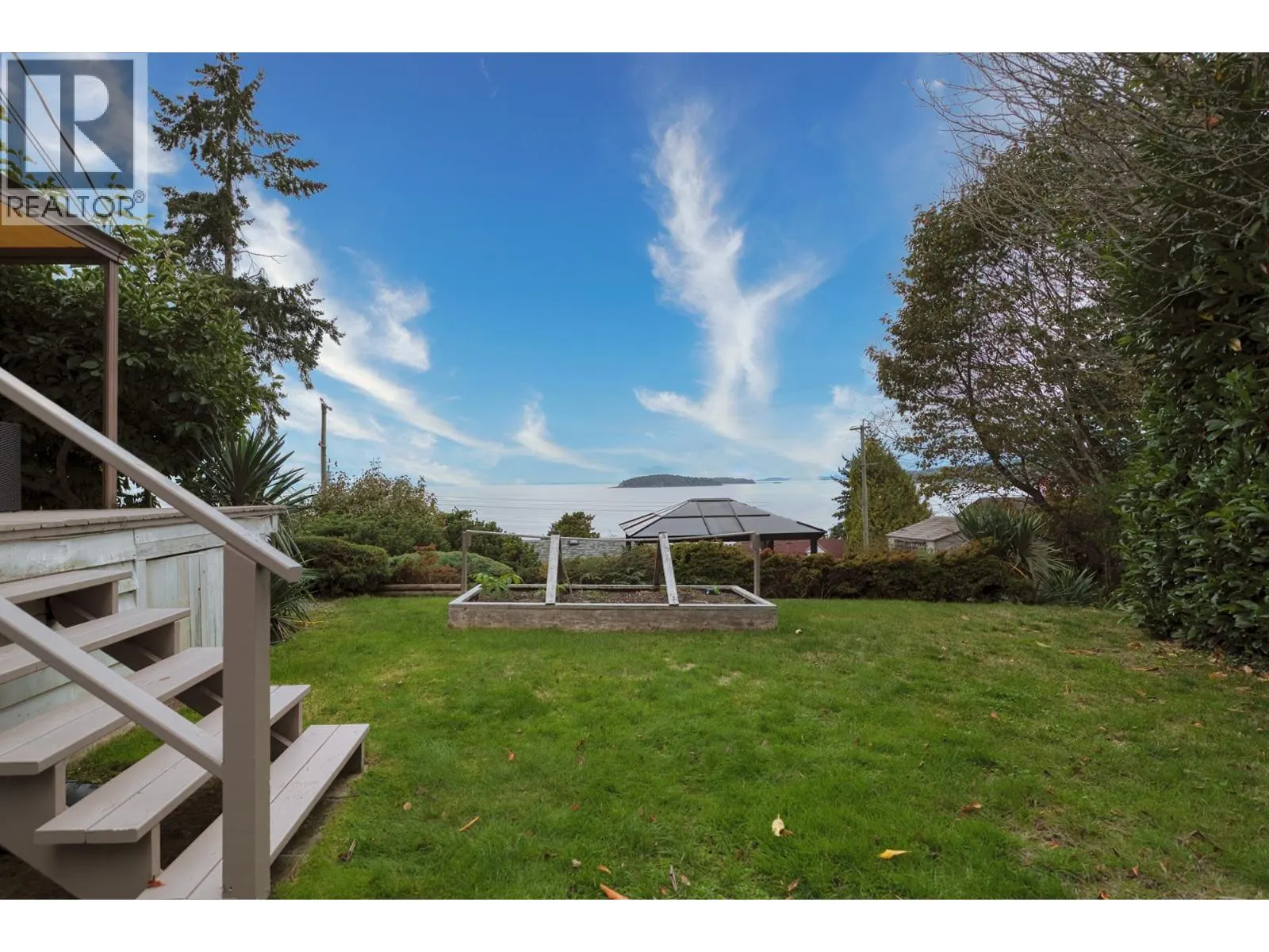 5218 SUNSHINE COAST HIGHWAY