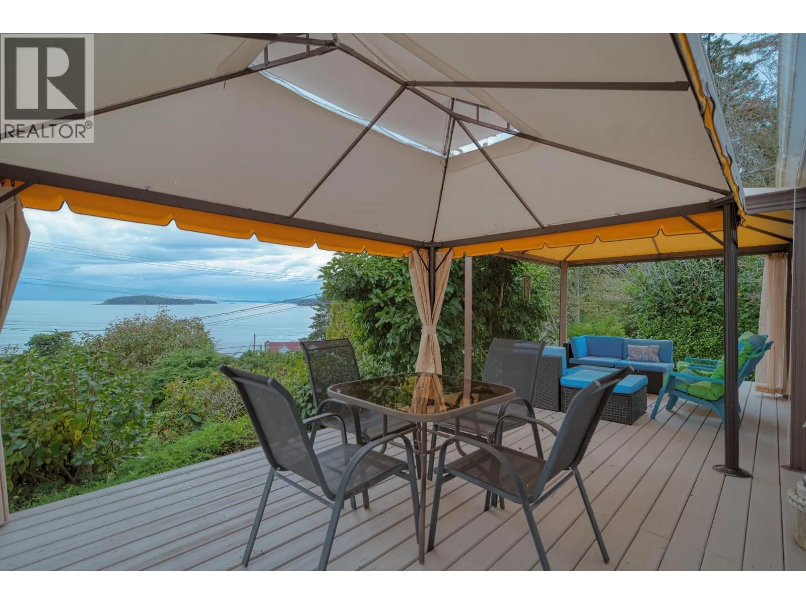 5218 SUNSHINE COAST HIGHWAY