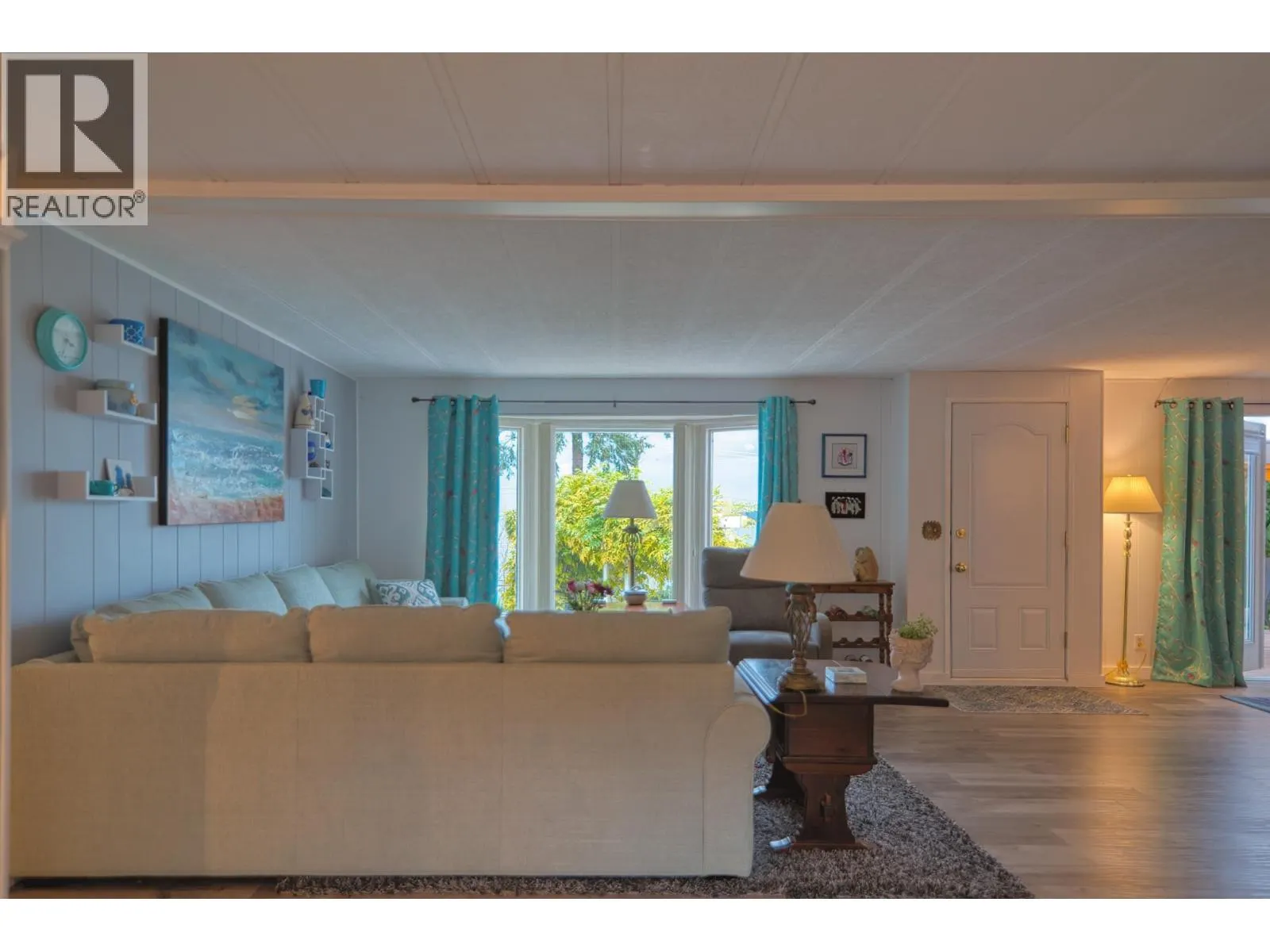 5218 SUNSHINE COAST HIGHWAY