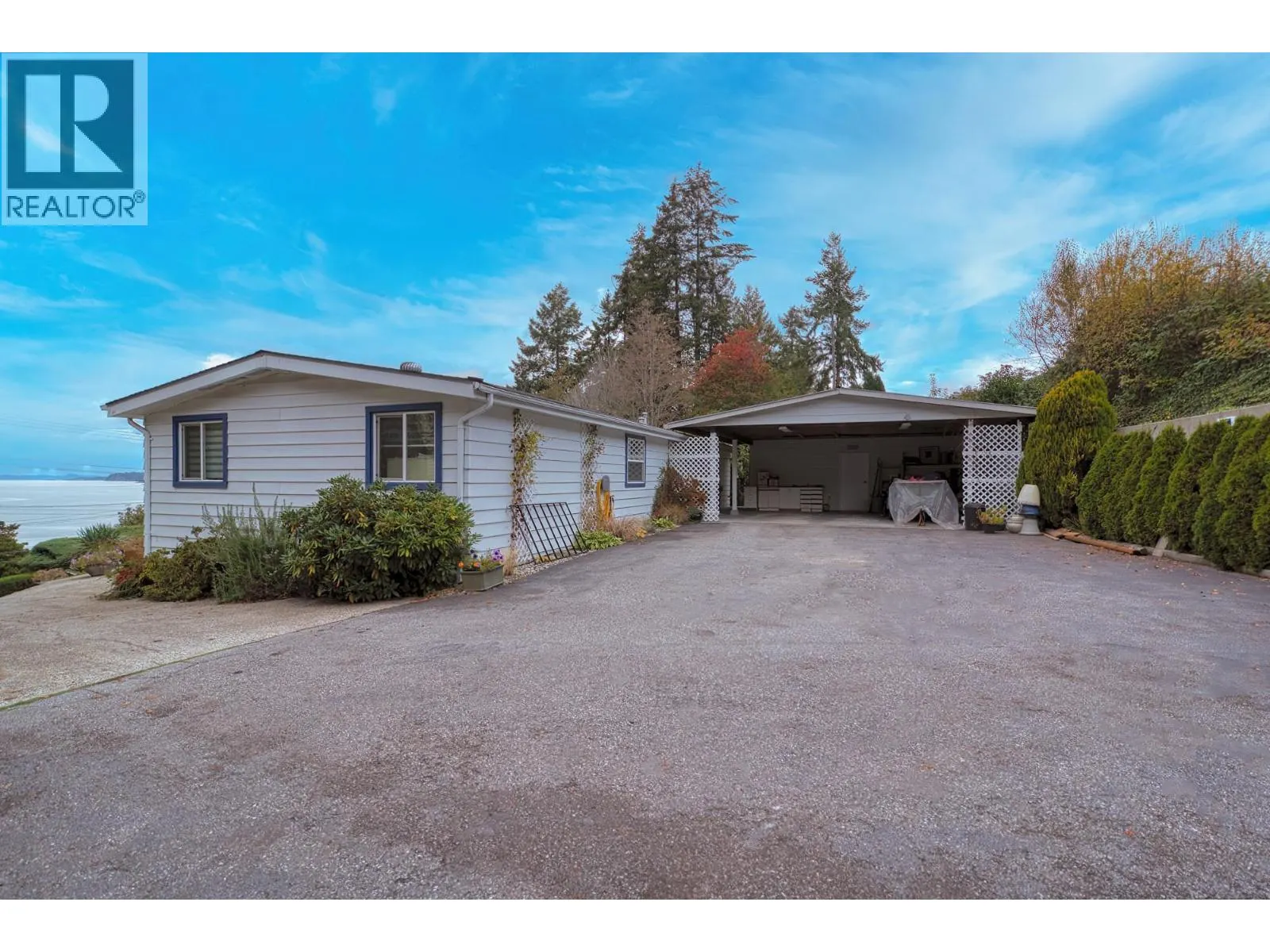 5218 SUNSHINE COAST HIGHWAY