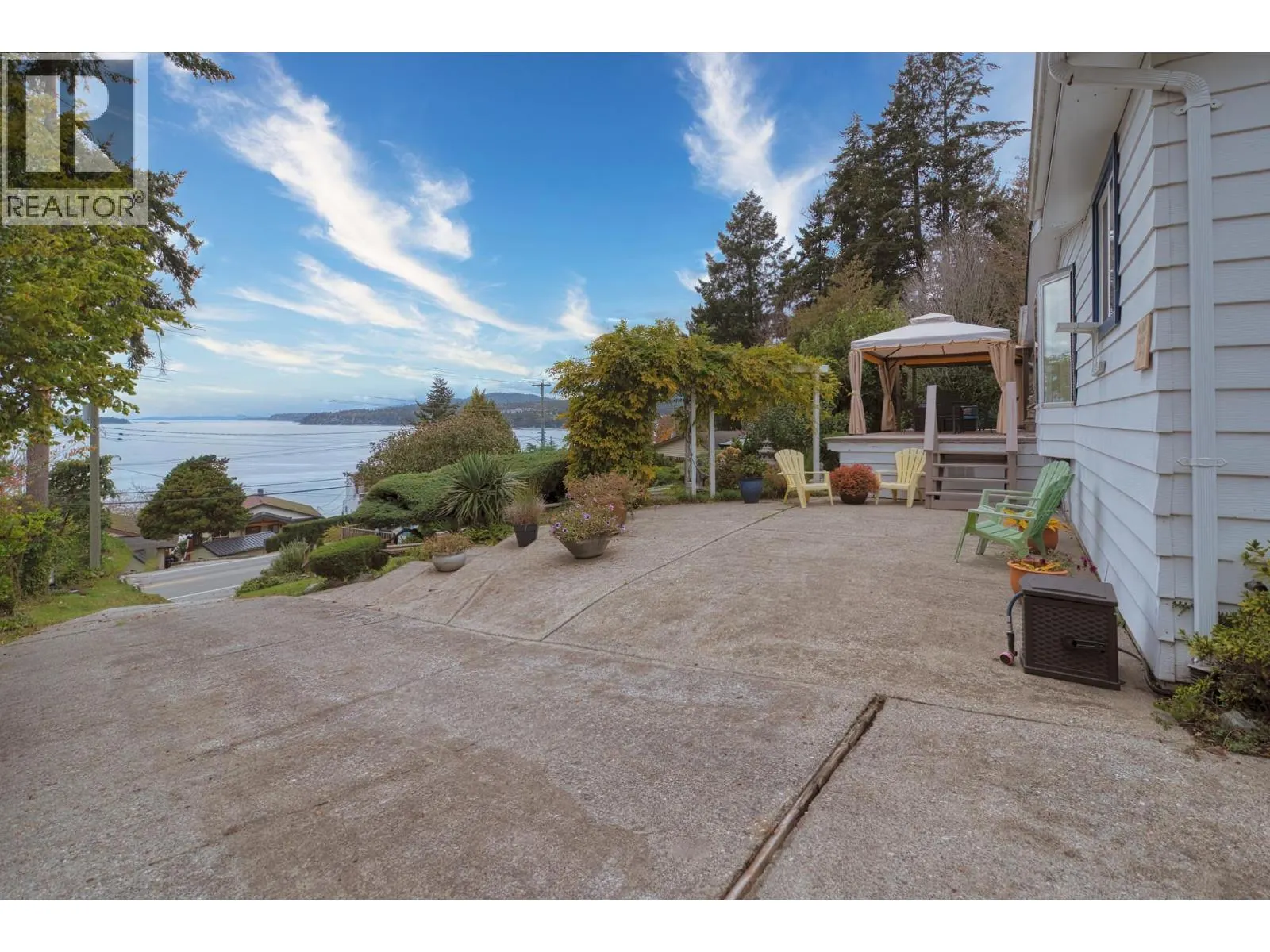 5218 SUNSHINE COAST HIGHWAY