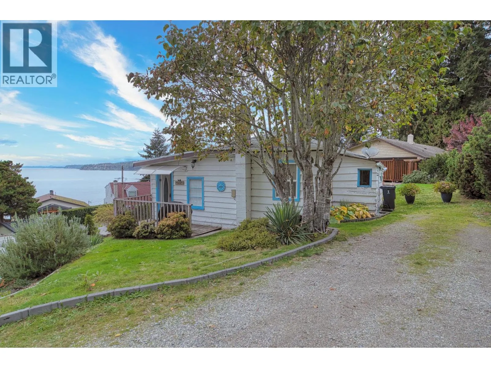 5218 SUNSHINE COAST HIGHWAY