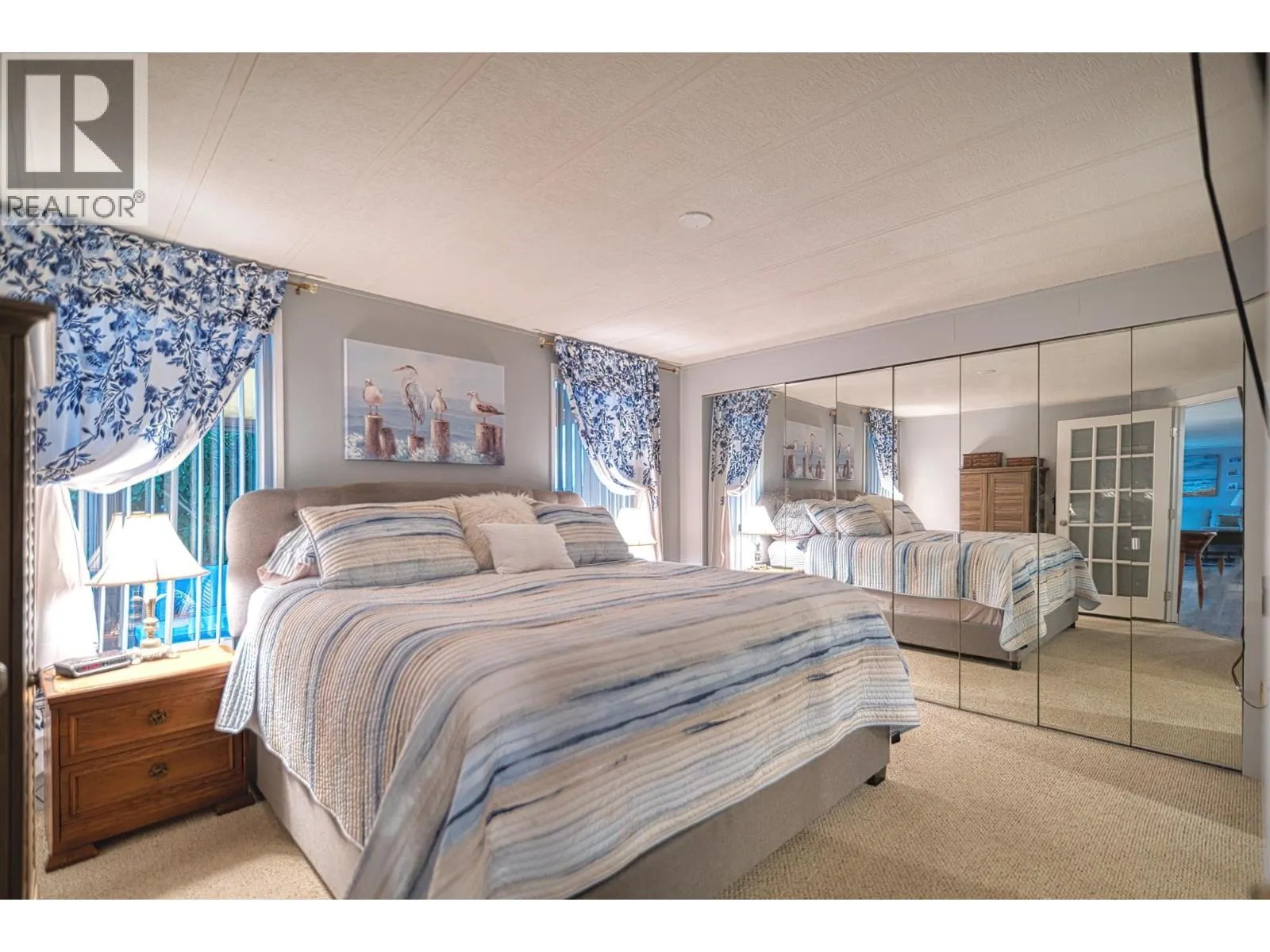 5218 SUNSHINE COAST HIGHWAY
