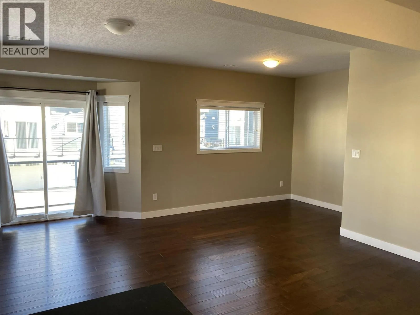401 467 TABOR BOULEVARD