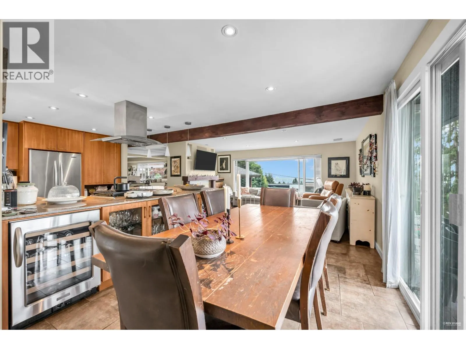 562 ALPINE COURT