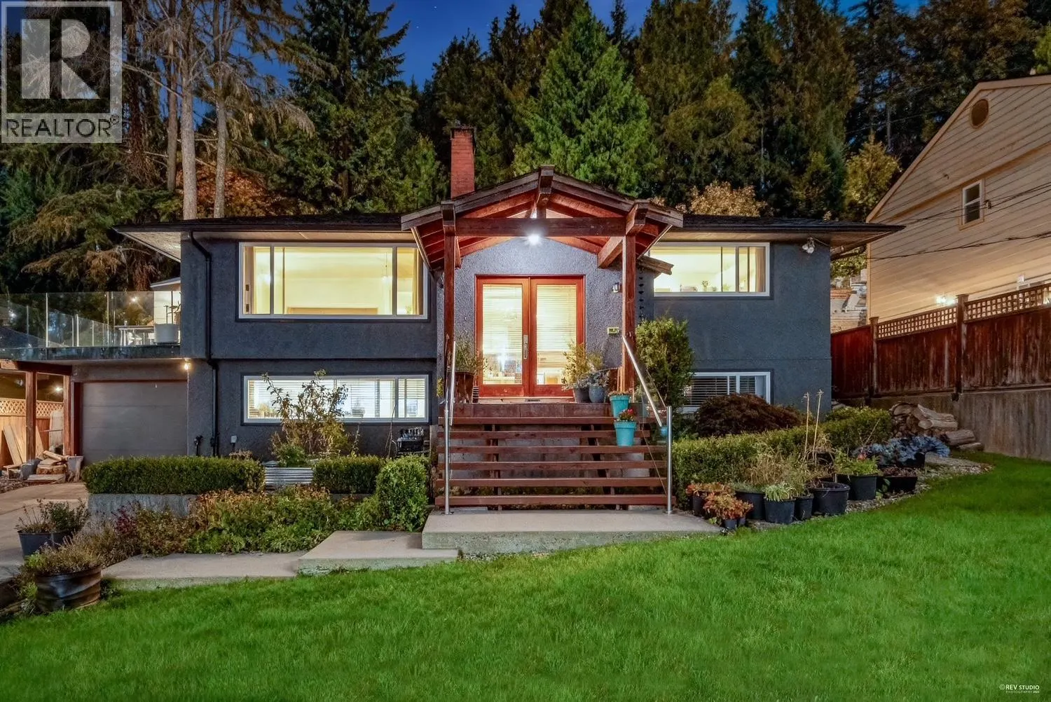 562 ALPINE COURT