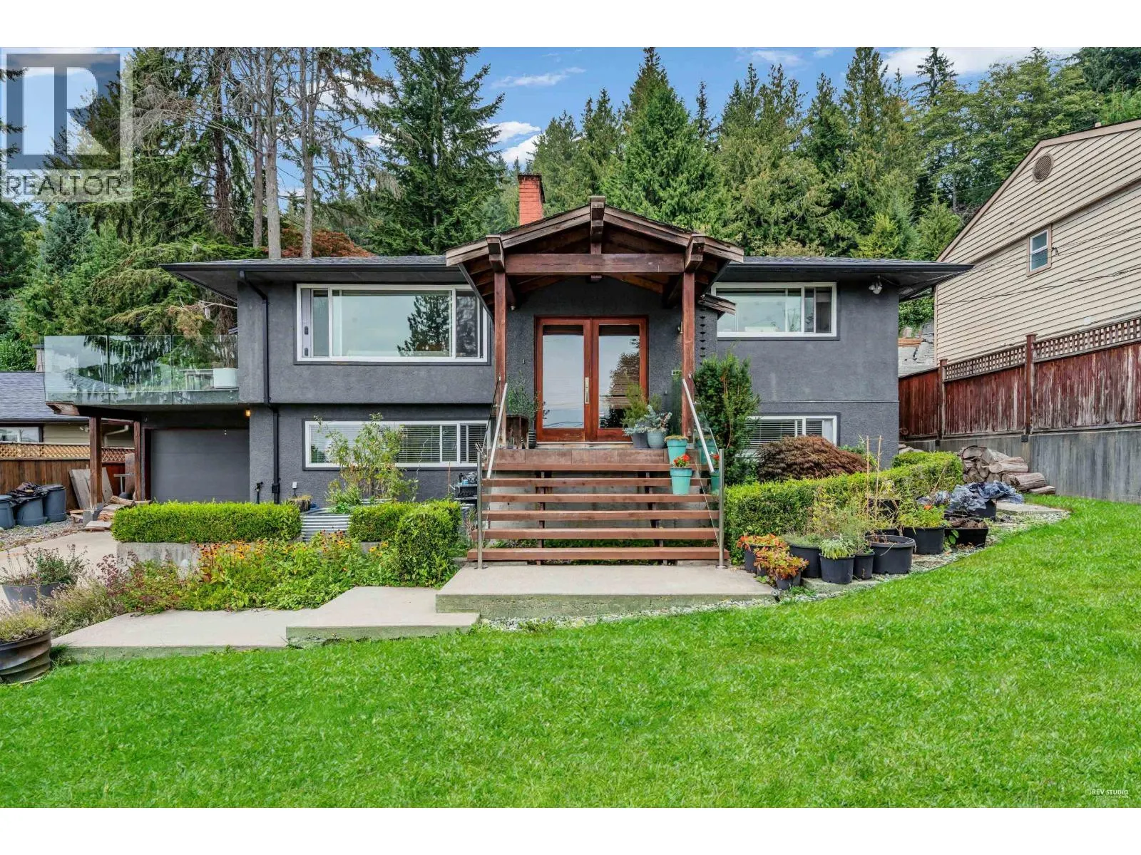562 ALPINE COURT