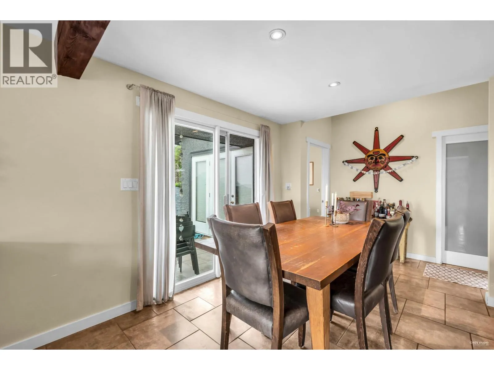 562 ALPINE COURT