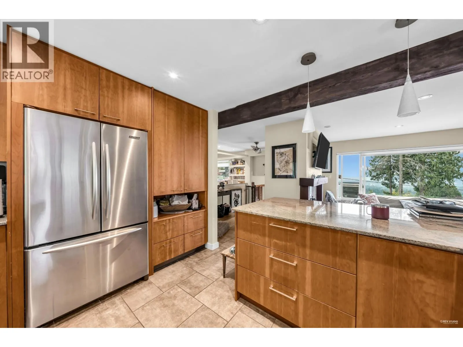 562 ALPINE COURT
