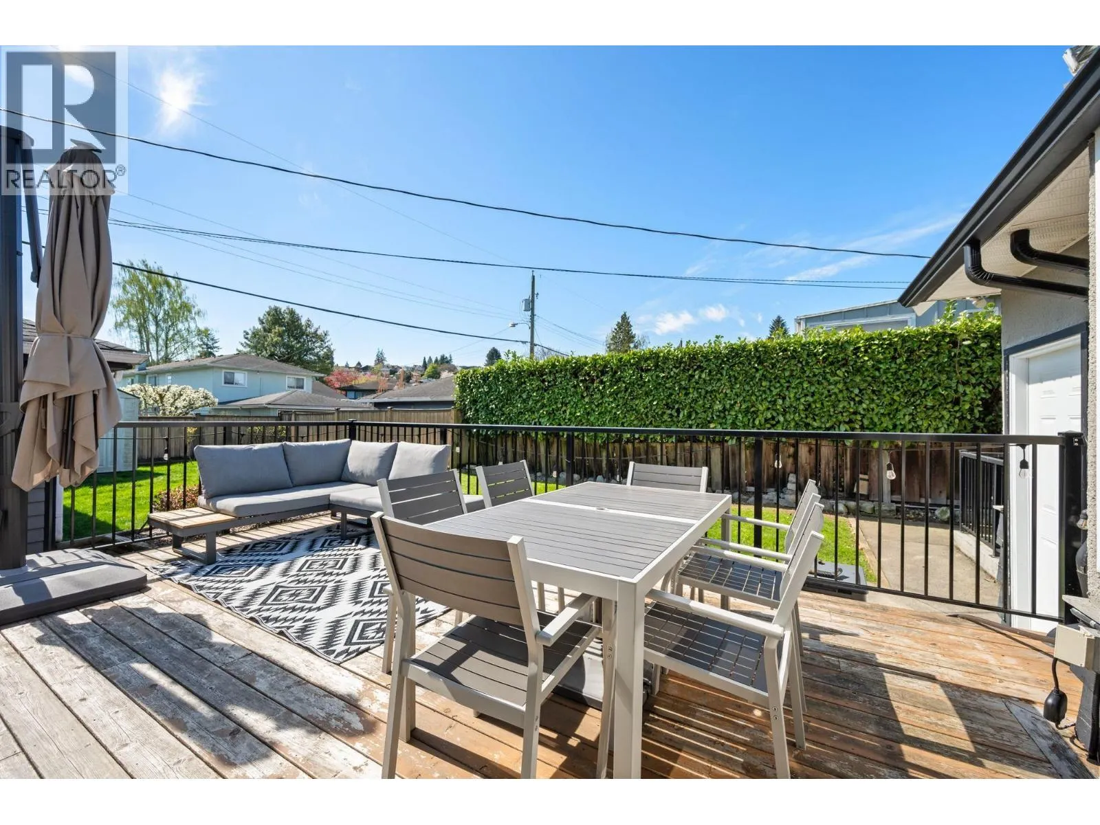 2566 MCBAIN AVENUE
