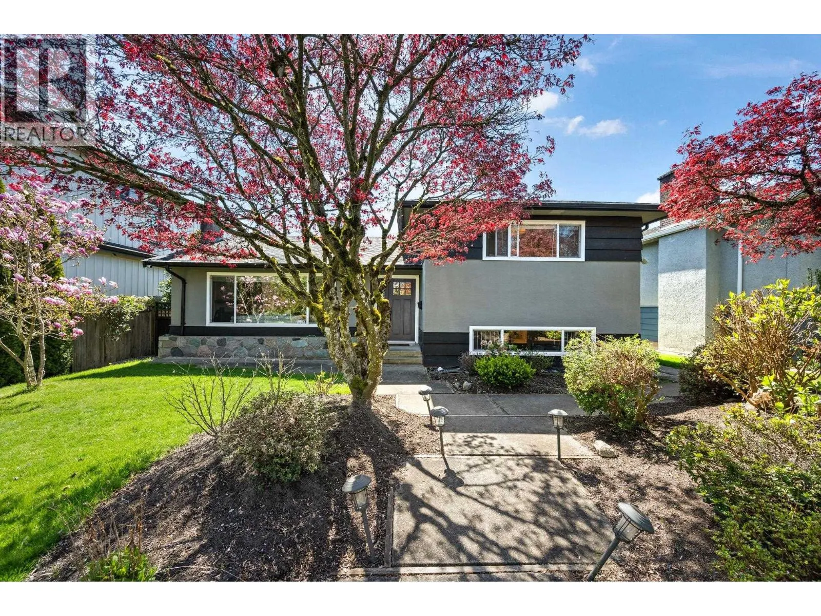 2566 MCBAIN AVENUE