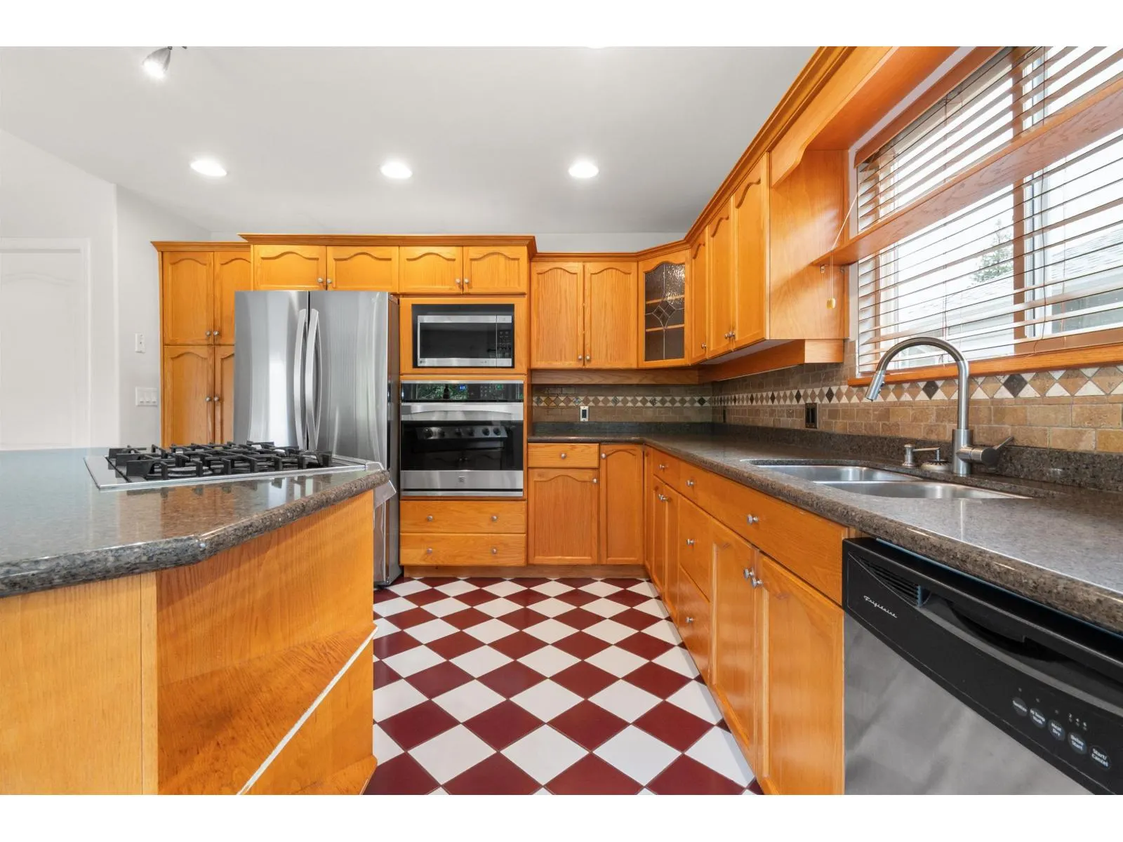 322 MIAMI RIVER DRIVE|Harrison Hot Springs