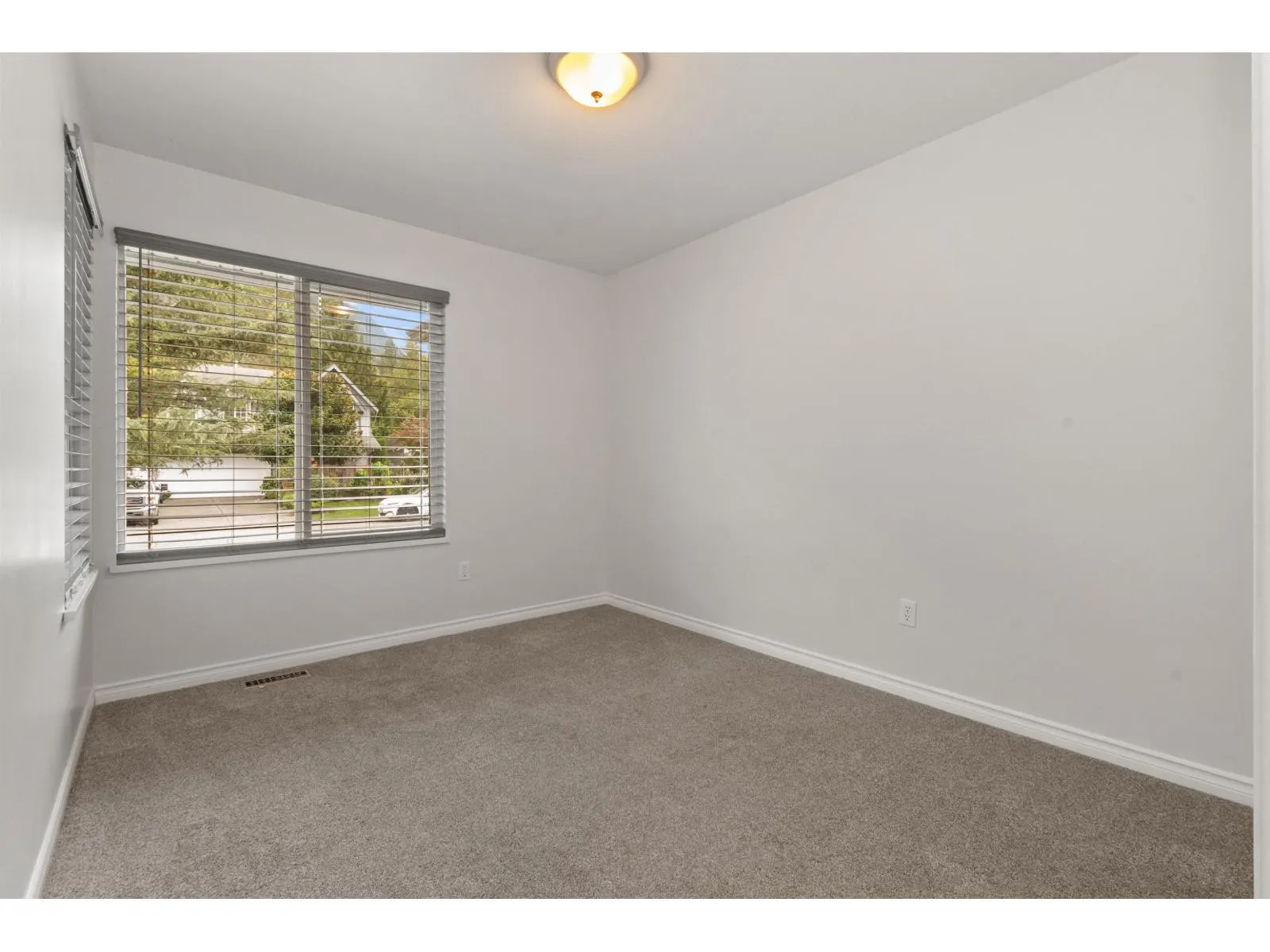 322 MIAMI RIVER DRIVE|Harrison Hot Springs