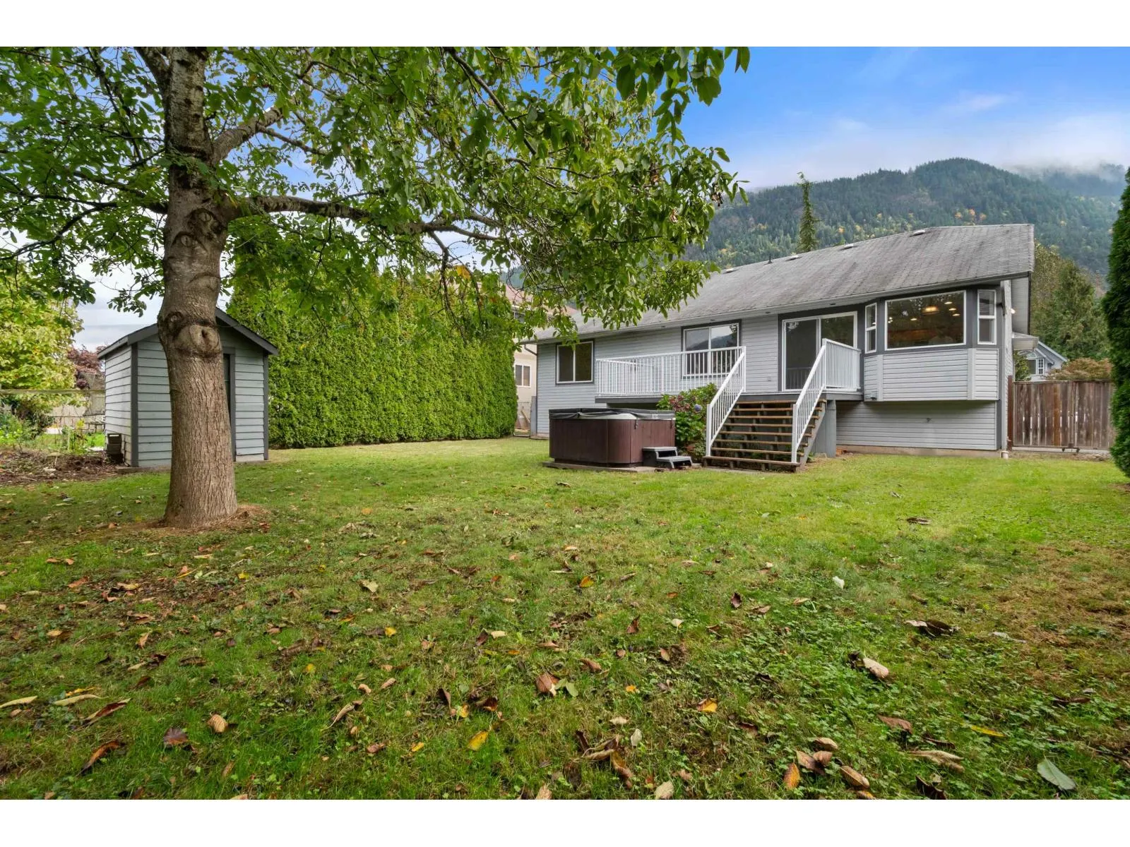 322 MIAMI RIVER DRIVE|Harrison Hot Springs